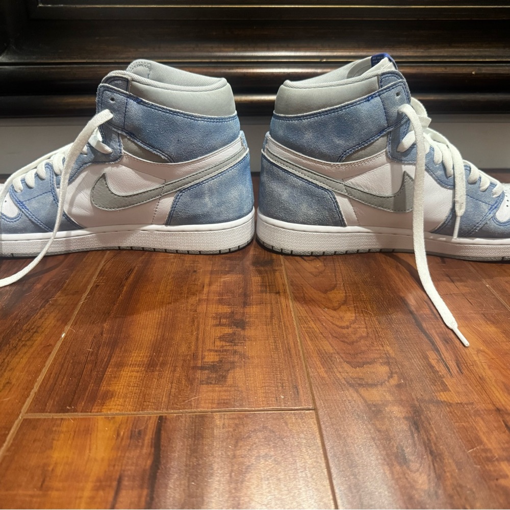 Air Jordan High-Top Sneakers - Picture 4 of 8